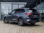BMW X5 xDrive45e High Executive | M-SPORT | SKY LOUNGE PANORAMA/SCHUIF-KANTELDAK | BOWERS & WILKINS | STOELMASSAGE | STOELVENTILATIE | M-SPORT MULTIFUNCTIONELE STOELEN | BMW LASER LIGHT | INTEGRAL ACTIVE STEERING | 21 INCH | NL AUTO | ARCTIC GRAU | BTW |