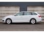 Skoda Octavia Combi 1.0 e-TSI 110pk DSG Ambition | Trekhaak | Navigatie | Apple Carplay/ Android Auto | Parkeersensoren | Airco Automatische | DAB