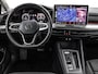 Volkswagen Golf 1.5 204pk DSG eHybrid Life Edition · Camera · Keyless · Apple/Android Car Play · Sfeerverlichting · Stoel-&Stuurverwarming · 18'' Inch · 10-06-2029 of 100.000km