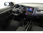 Mitsubishi Outlander 2.0 / CarPlay / Trekhaak / Cam / 4s Band