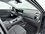 Hyundai Kona Electric EV FASHION 64 kWh <| Soh 96% | DODEHOEK DETECTIE | PDC | 3 FASEN | WARMTEPOMP | CAMERA | CLIMA | CRUISE | NAVI | STOELVERWARMING | STUURVERWARMING | PRIVACY GLASS |