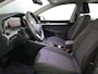 Volkswagen Golf 1.0 eTSI Life 110 pk Automaat (DSG) | Verlengde garantie | Navigatie | Panoramadak | Parkeersensoren | Achteruitrijcamera | Autom. airco (3 zones) |