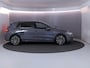 Volkswagen Golf 1.0 eTSI Life 110 pk Automaat (DSG) | Verlengde garantie | Navigatie | Panoramadak | Parkeersensoren | Achteruitrijcamera | Autom. airco (3 zones) |