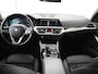BMW 3-Serie 318d Sport Line | Stoelverwarming | Sportstoelen | Carplay | Live Cockpit | Half leder | Navigatie | Full LED | Parkeerhulp | Cruise control