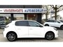 Peugeot 208 Benzine * Automaat * 100 Pk Style JXX-10-S. * Navigatie * Airco * Achteruitrij Camera * Cruise Control * Apple Carplay / Android Auto * L.M. Velgen * Vingerhoets; Vierde Generatie Eersteklas Service. Al meer dan 100 jaar een begrip in de Brabantse Kempen.