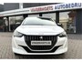 Peugeot 208 Benzine * Automaat * 100 Pk Style JXX-10-S. * Navigatie * Airco * Achteruitrij Camera * Cruise Control * Apple Carplay / Android Auto * L.M. Velgen * Vingerhoets; Vierde Generatie Eersteklas Service. Al meer dan 100 jaar een begrip in de Brabantse Kempen.
