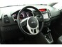 Kia Venga 1.6 CVVT Summer Edition 125 PK | Automaat | Camera | Climate control | Trekhaak | Cruise control | Panoramisch schuif-/kanteldak