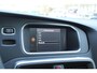 Volvo V40 T3 Automaat Polar+ Sport | Trekhaak | Panoramadak | Climate Control | Stoelverwarming | Parkeerverwarming | Volvo on Call | Harman Kardon Premium Audio | Parkeercamera | Parkeersensoren voor + achter | Keyless Entry