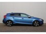 Volvo V40 T3 Automaat Polar+ Sport | Trekhaak | Panoramadak | Climate Control | Stoelverwarming | Parkeerverwarming | Volvo on Call | Harman Kardon Premium Audio | Parkeercamera | Parkeersensoren voor + achter | Keyless Entry