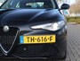 Alfa Romeo Giulia 2.0T Super Adaptive CC / Navi/ Camera /Pdc / Carplay /Stoel/Stuurverw / Automaat