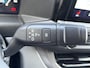 Volkswagen e-Transporter Caravelle 32 L1H1 Life 64 kWh Automaat / NIEUW/ Fabrieksgarantie tot 12-2027 / 8 Persoons / Stone Gray / Warmtepomp / Apple Carplay/Android Auto / Licht en zicht-pakket / Keyless entry / draadloze telefoonlader /