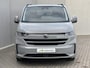 Volkswagen e-Transporter Caravelle 32 L1H1 Life 64 kWh Automaat / NIEUW/ Fabrieksgarantie tot 12-2027 / 8 Persoons / Stone Gray / Warmtepomp / Apple Carplay/Android Auto / Licht en zicht-pakket / Keyless entry / draadloze telefoonlader /