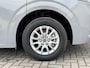 Volkswagen e-Transporter Caravelle 32 L1H1 Life 64 kWh Automaat / NIEUW/ Fabrieksgarantie tot 12-2027 / 8 Persoons / Stone Gray / Warmtepomp / Apple Carplay/Android Auto / Licht en zicht-pakket / Keyless entry / draadloze telefoonlader /