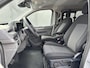 Volkswagen e-Transporter Caravelle 32 L1H1 Life 64 kWh Automaat 8 PERSOONS / garantie tot 12-2027 / WLTP 305 km / Stone Gray / Warmtepomp / Apple Carplay/Android Auto / Licht en zicht-pakket / Keyless entry / draadloze telefoonlader /
