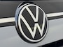 Volkswagen e-Transporter Caravelle 32 L1H1 Life 64 kWh Automaat 8 PERSOONS / garantie tot 12-2027 / WLTP 305 km / Stone Gray / Warmtepomp / Apple Carplay/Android Auto / Licht en zicht-pakket / Keyless entry / draadloze telefoonlader /