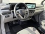 Volkswagen e-Transporter Caravelle 32 L1H1 Life 64 kWh Automaat 8 PERSOONS / garantie tot 12-2027 / WLTP 305 km / Stone Gray / Warmtepomp / Apple Carplay/Android Auto / Licht en zicht-pakket / Keyless entry / draadloze telefoonlader /
