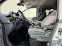 Volkswagen e-Transporter Caravelle 32 L1H1 Life 64 kWh Automaat 8 PERSOONS / garantie tot 12-2027 / WLTP 305 km / Stone Gray / Warmtepomp / Apple Carplay/Android Auto / Licht en zicht-pakket / Keyless entry / draadloze telefoonlader /