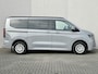 Volkswagen e-Transporter Caravelle 32 L1H1 Life 64 kWh Automaat 8 PERSOONS / garantie tot 12-2027 / WLTP 305 km / Stone Gray / Warmtepomp / Apple Carplay/Android Auto / Licht en zicht-pakket / Keyless entry / draadloze telefoonlader /