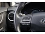 Hyundai Kona Electric EV Premium Sky 64 kWh | 98% soh! | Leer | Trekhaak | Camera | HUD | Stoelverwarming - Koeling | Adaptieve Cruise Control | Schuif / kanteldak