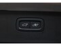 Volvo XC90 T8 Automaat Plug-in hybrid AWD Ultra Dark | Semi elektrische trekhaak | Panoramadak | Premium Audio by Bowers en Wilkins | Luchtvering | Vewarmbare voorstoelen met massagefunctie en ventilatie | Verwarmbare achterbank met geïntregeerde kinderzitjes | Gelaagde Zijruiten