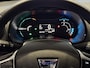 Dacia Spring Comfort Plus (Orange Pack) 27 kWh | NAV | Camera | Automatische verlichting | Elektrische ramen |