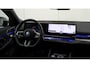 BMW 5-Serie Touring 550e xDrive M-Sport Pro | Bowers & Wilkins | Stoelventilatie | Head-up | Panoramadak | Trekhaak | Carbon