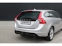 Volvo V60 1.5 T3 Polar+ Dynamic - Leder - Stoelverwarming - Trekhaak - Navi - PDC - On Call - Xenon - Rijklaar