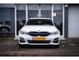 BMW 3-Serie Touring 330e M-sport I Pano I Laser I Harman/Kardon I Schaalstoelen I Camera I HuD I Elek.trekhaak