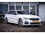 BMW 3-Serie Touring 330e M-sport I Pano I Laser I Harman/Kardon I Schaalstoelen I Camera I HuD I Elek.trekhaak