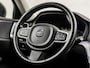 Volvo V60 2.0 B3 Momentum Sport 177Pk Automaat (APPLE CARPLAY, GROOT NAVI, PARKEERSENSOREN, SPORTSTOELEN, DAKRAILS ZWART, LED KOPLAMPEN, NIEUWE APK, NIEUWSTAAT)