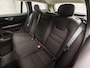 Volvo V60 2.0 B3 Momentum Sport 177Pk Automaat (APPLE CARPLAY, GROOT NAVI, PARKEERSENSOREN, SPORTSTOELEN, DAKRAILS ZWART, LED KOPLAMPEN, NIEUWE APK, NIEUWSTAAT)