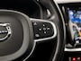 Volvo V60 2.0 B3 Momentum Sport 177Pk Automaat (APPLE CARPLAY, GROOT NAVI, PARKEERSENSOREN, SPORTSTOELEN, DAKRAILS ZWART, LED KOPLAMPEN, NIEUWE APK, NIEUWSTAAT)