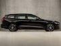 Volvo V60 2.0 B3 Momentum Sport 177Pk Automaat (APPLE CARPLAY, GROOT NAVI, PARKEERSENSOREN, SPORTSTOELEN, DAKRAILS ZWART, LED KOPLAMPEN, NIEUWE APK, NIEUWSTAAT)