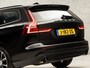 Volvo V60 2.0 B3 Momentum Sport 177Pk Automaat (APPLE CARPLAY, GROOT NAVI, PARKEERSENSOREN, SPORTSTOELEN, DAKRAILS ZWART, LED KOPLAMPEN, NIEUWE APK, NIEUWSTAAT)