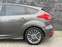 Ford Focus 1.5 ST-Line 182pk|Cruise|Bi-xenon|Apple Carplay|Stoel&Stuurverwarm|360pdc