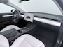 Tesla Model 3 RWD SR plus 325PK LFP Accu Ivory AutoPilot Leder Pano-dak FSD-vb. Adaptive-Cruise Camera's Elektr.-Stuur+Stoelen+Spiegels+Geheugen+Easy-Entry+Verwarmde stoelen+bank Park assistent Pdc WIFI Lan Bordherkenning e-Assist Speed-Assist Priv.Glasss Navi LED DAB Voorverwarmen Keyless One-Pedal-Drive Lmv 18" SOH 89% 1e Eigenaar Origineel Nederlandse Auto Fabrieks Garantie op Accu en Motor tot 23-08-2031 / 160.000km