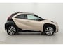 Toyota Aygo X 1.0 VVT-i MT Envy | Elektrisch vouwdak | Fietsensteun | Navigatie | Apple Carplay / Android Auto | JBL | LED | 18 inch