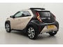 Toyota Aygo X 1.0 VVT-i MT Envy | Elektrisch vouwdak | Fietsensteun | Navigatie | Apple Carplay / Android Auto | JBL | LED | 18 inch