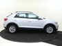 Volkswagen T-Roc 1.5 TSI Style | Adaptieve cruise control | Navigatie | Parkeersensoren | CarPlay | Draadloze telefoonlader | Airco |