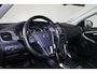 Volvo V40 Cross Country T3 PolarPlus Luxury - Panoramadak - Harman/Kardon audio - Verwarmde voorstoelen - Parkeercamera achter - Volvo On Call - Cruise Control - Standkachel - Extra getint glas - 17' LMV