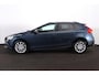Volvo V40 Cross Country T3 PolarPlus Luxury - Panoramadak - Harman/Kardon audio - Verwarmde voorstoelen - Parkeercamera achter - Volvo On Call - Cruise Control - Standkachel - Extra getint glas - 17' LMV
