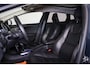 Volvo V40 Cross Country T3 PolarPlus Luxury - Panoramadak - Harman/Kardon audio - Verwarmde voorstoelen - Parkeercamera achter - Volvo On Call - Cruise Control - Standkachel - Extra getint glas - 17' LMV