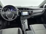 Toyota Auris Touring Sports 1.8 Hybrid Executive | Glazen Panoramadak | Navigatie | LED Verlichting |