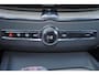 Volvo XC60 T8 Recharge AWD Ultra Dark - Luchtvering - Panorama/schuifdak - IntelliSafe Assist & Surround - 360º Camera - Bowers & Wilkins audio - Adaptieve LED koplampen - Verwarmde voorstoelen, stuur & achterbank - Parkeersensoren voor & achter - Elektr. bedienb. voorstoelen met geheugen - Geventileerde voorstoelen - Head up display - Draadloze tel. lader - Extra getint glas - Elektr. inklapbare trekhaak - 21' LMV