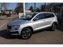 Skoda Karoq 1.0 TSI 110pk Ambition Tour uitv. / Navigatie by APP / LM 17 inch / Parkeersensoren A. / LED / Climatronic airco