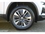 Skoda Karoq 1.0 TSI 110pk Ambition Tour uitv. / Navigatie by APP / LM 17 inch / Parkeersensoren A. / LED / Climatronic airco