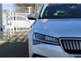 Skoda Superb Combi 1.4 TSI iV 218pk Style DSG Automaat / Navigatie / LM 17 inch / APP / LED / Elektr klep / Parkeersensoren A.