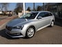 Skoda Superb Combi 1.4 TSI iV 218pk Style DSG Automaat / Navigatie / LM 17 inch / APP / LED / Elektr klep / Parkeersensoren A.