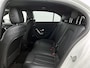 Mercedes-Benz A-klasse 180 Nightpakket | Augmented Reality | Stoelverwarming | LED | Car Play | Cruise Controle | Inclusief 24 maanden Mercedes-Benz Certified garantie voor Europa.