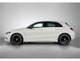 Mercedes-Benz A-klasse 180 Nightpakket | Augmented Reality | Stoelverwarming | LED | Car Play | Cruise Controle | Inclusief 24 maanden Mercedes-Benz Certified garantie voor Europa.